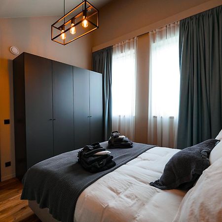 Hotel Mezza Notte Ронсе Экстерьер фото