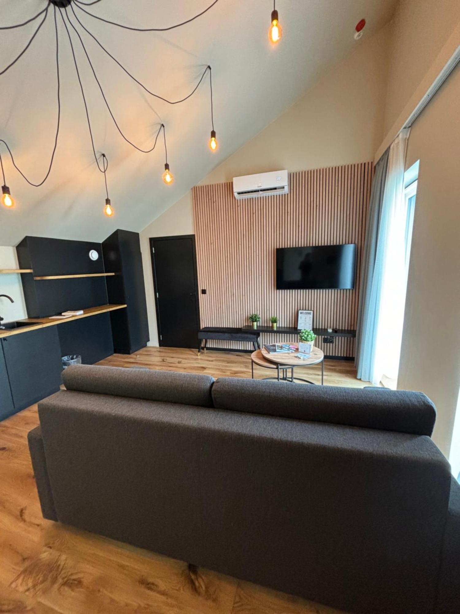 Hotel Mezza Notte Ронсе Экстерьер фото
