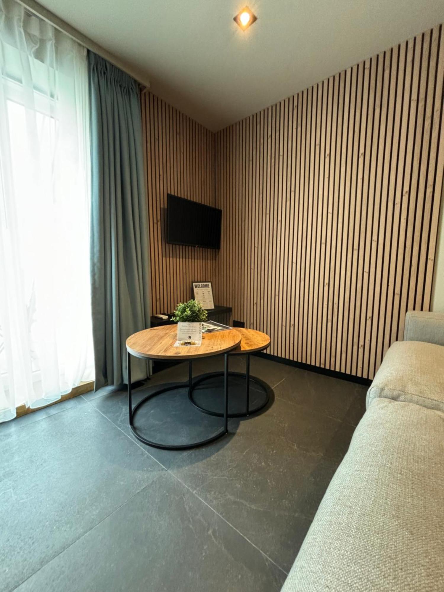Hotel Mezza Notte Ронсе Экстерьер фото