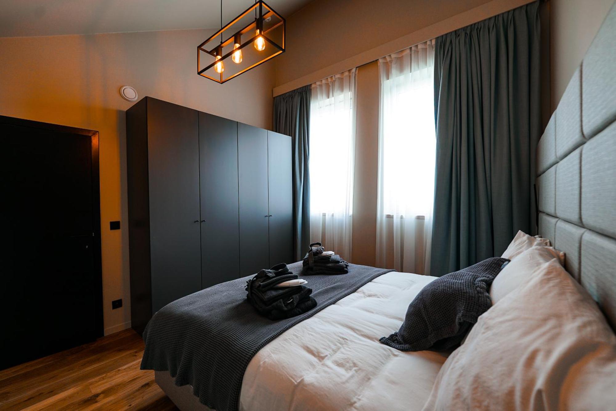 Hotel Mezza Notte Ронсе Экстерьер фото