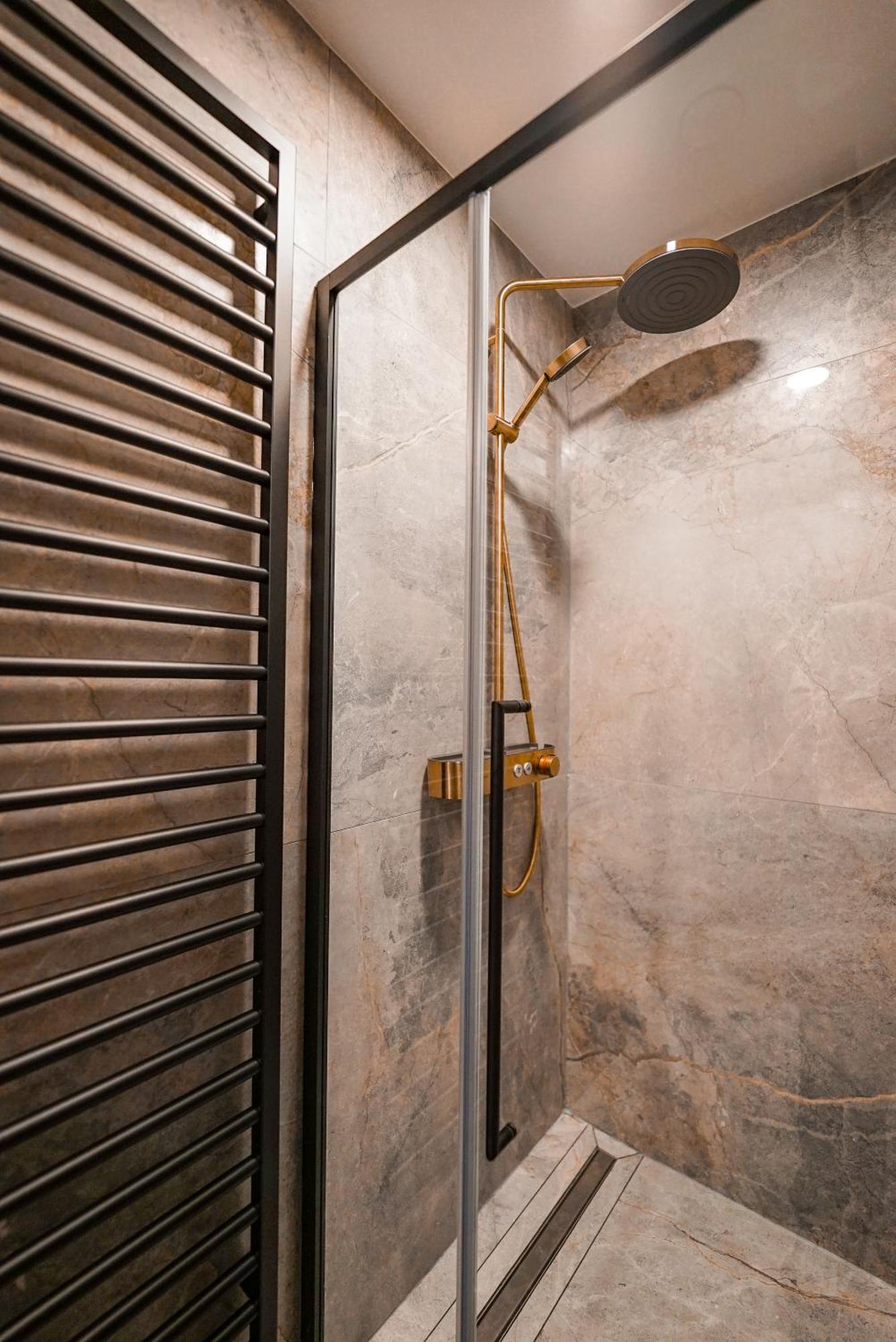 Hotel Mezza Notte Ронсе Экстерьер фото